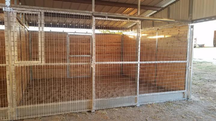 Welded Wire Stall Fronts With Shavings Guard